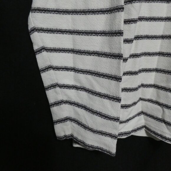 CLUB MONACO | medium | 100% Cotton | White Striped Textured V-Neck Sweater - Picture 6 of 16